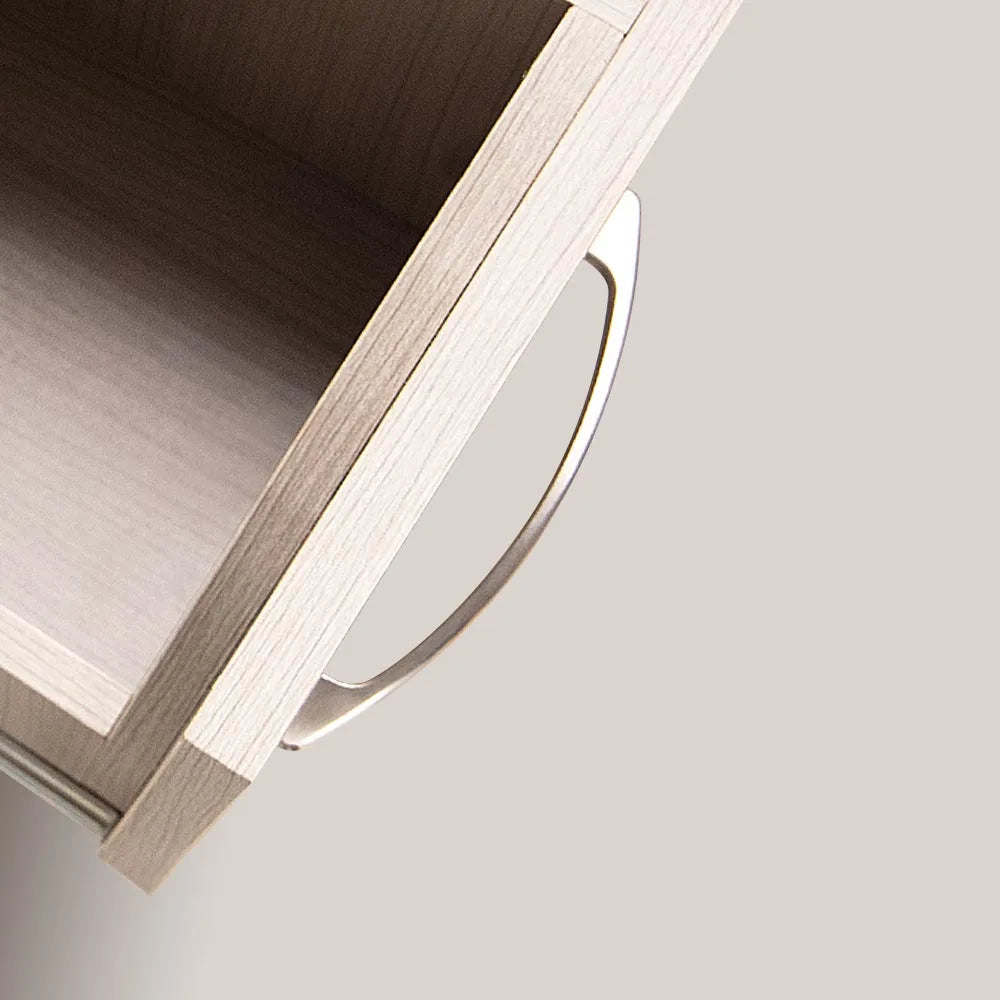 Lexor's MODEN feature, metal handles