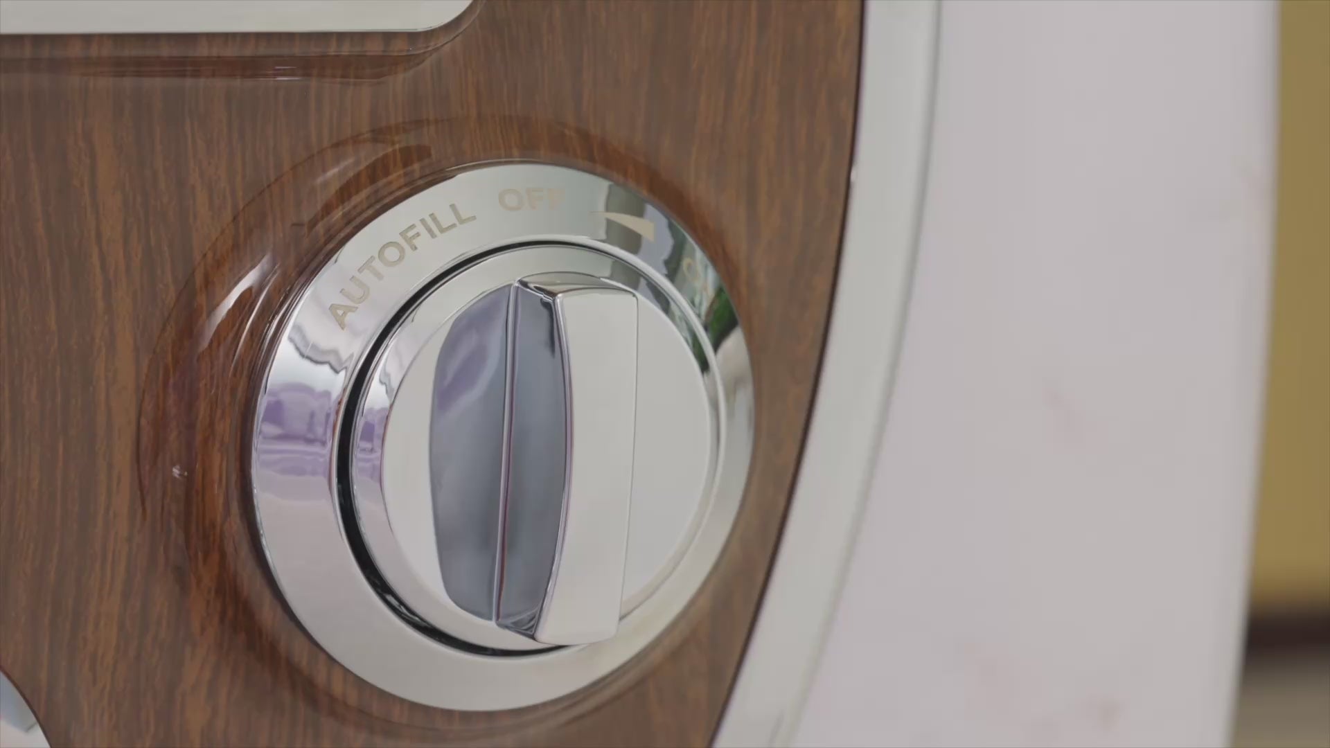 Liberté Pedicure Chair's Auto-Fill Video