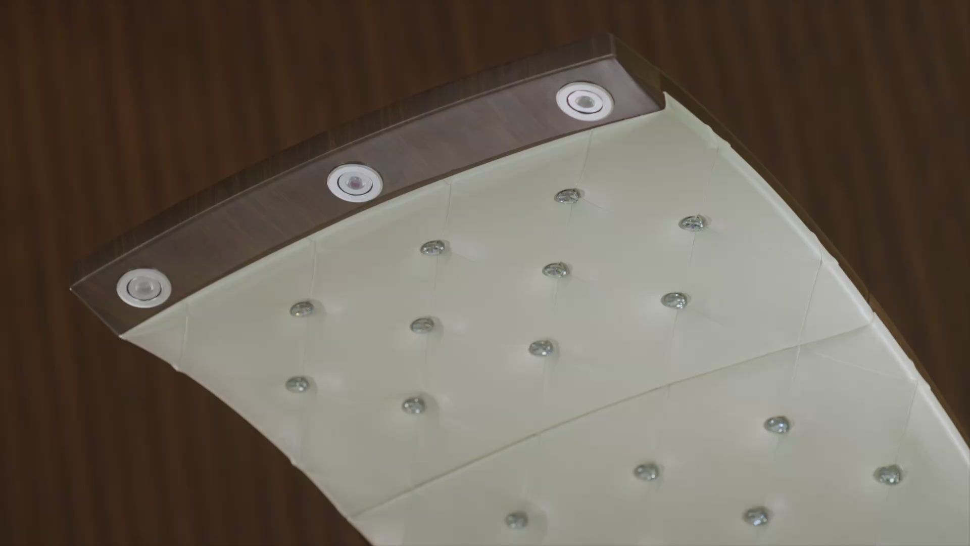PRIVÉ Lounge Pedicure Chair's Utility Lights